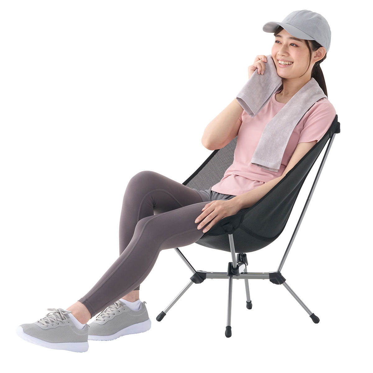 TESLIN-MESH BUCKET CHAIR