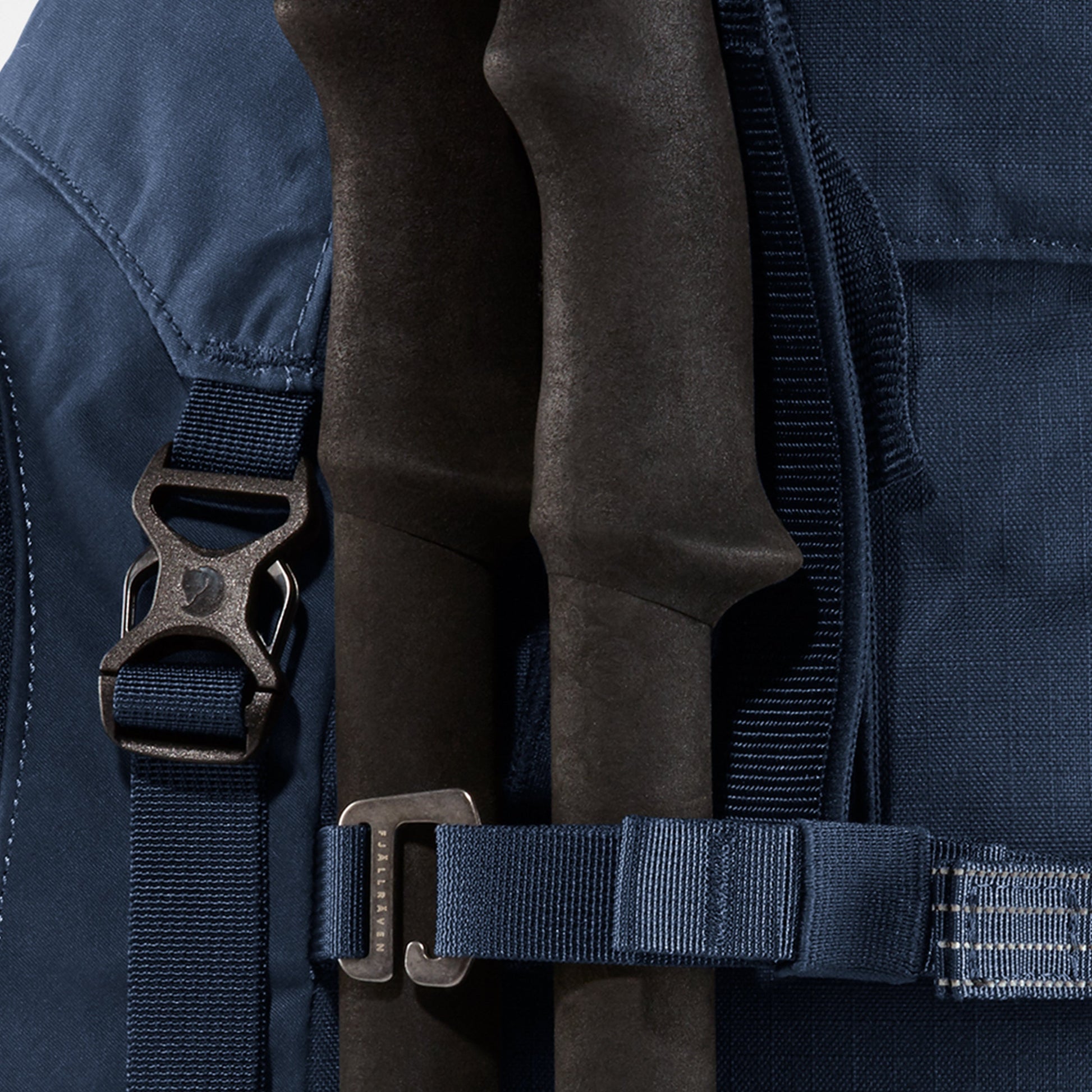 Navy Keb 52 W